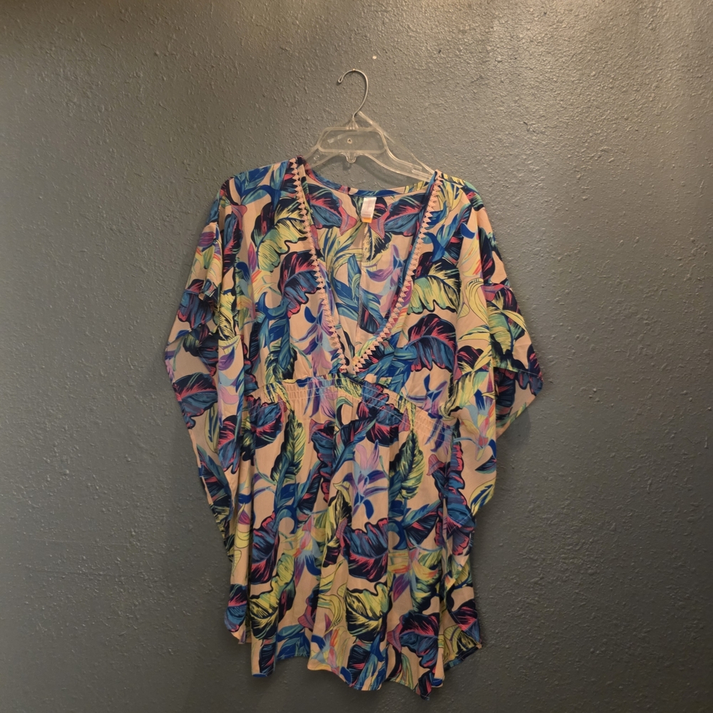No Boundaries Multicolor Leaf Print Top